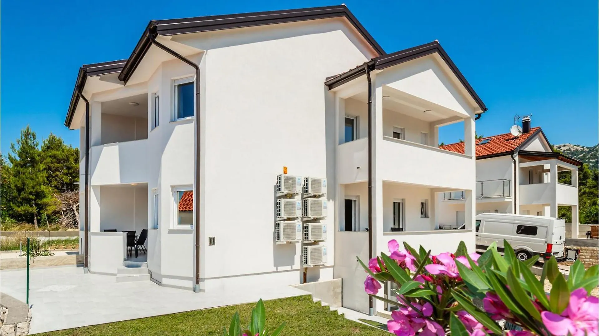 2 Bedroom Beautiful Apartment In Banjol