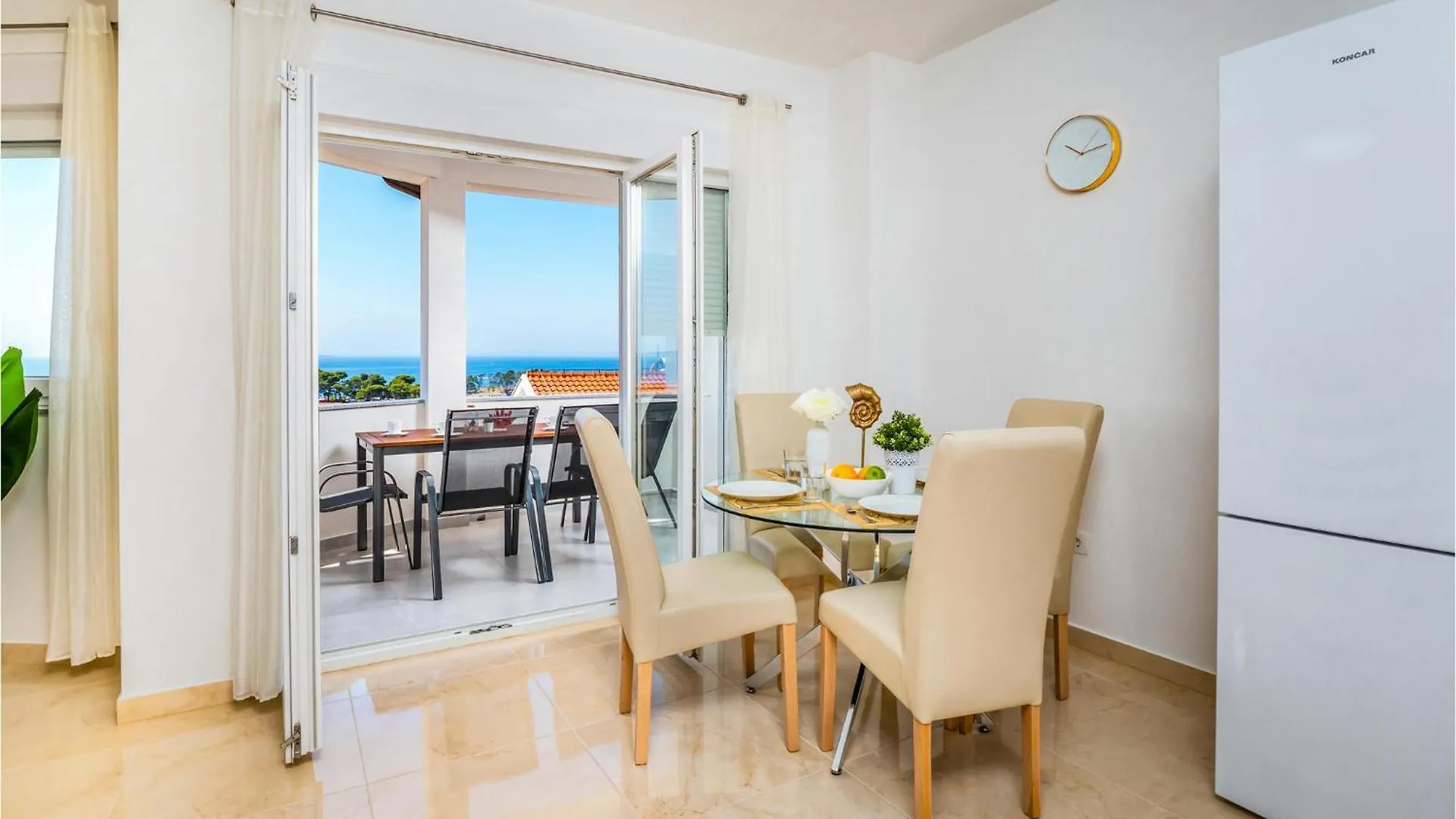 2 Bedroom Beautiful Apartment In Banjol