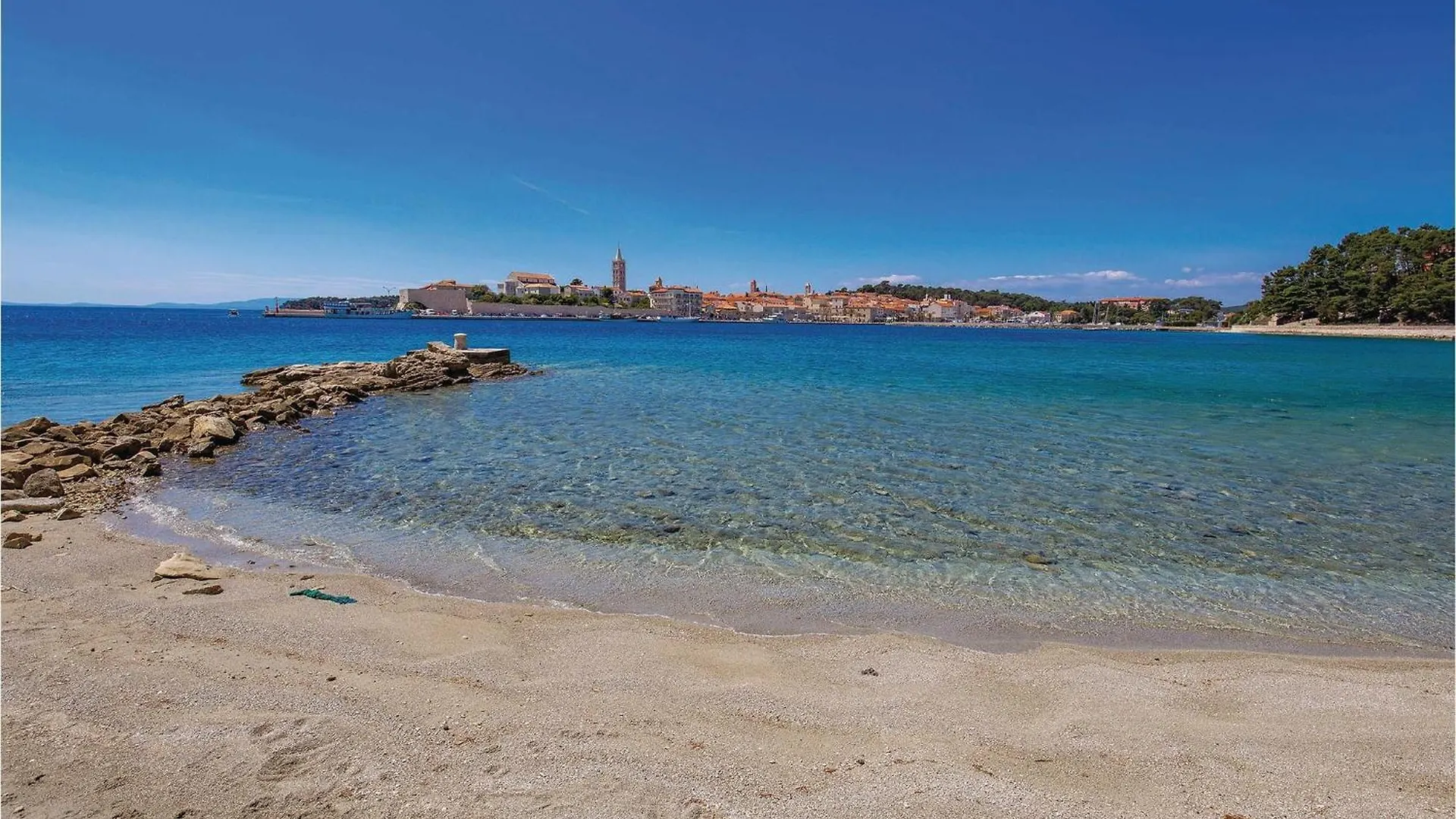2 Bedroom Beautiful Apartment In Banjol